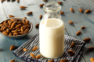 Almond Milk and its advantages
